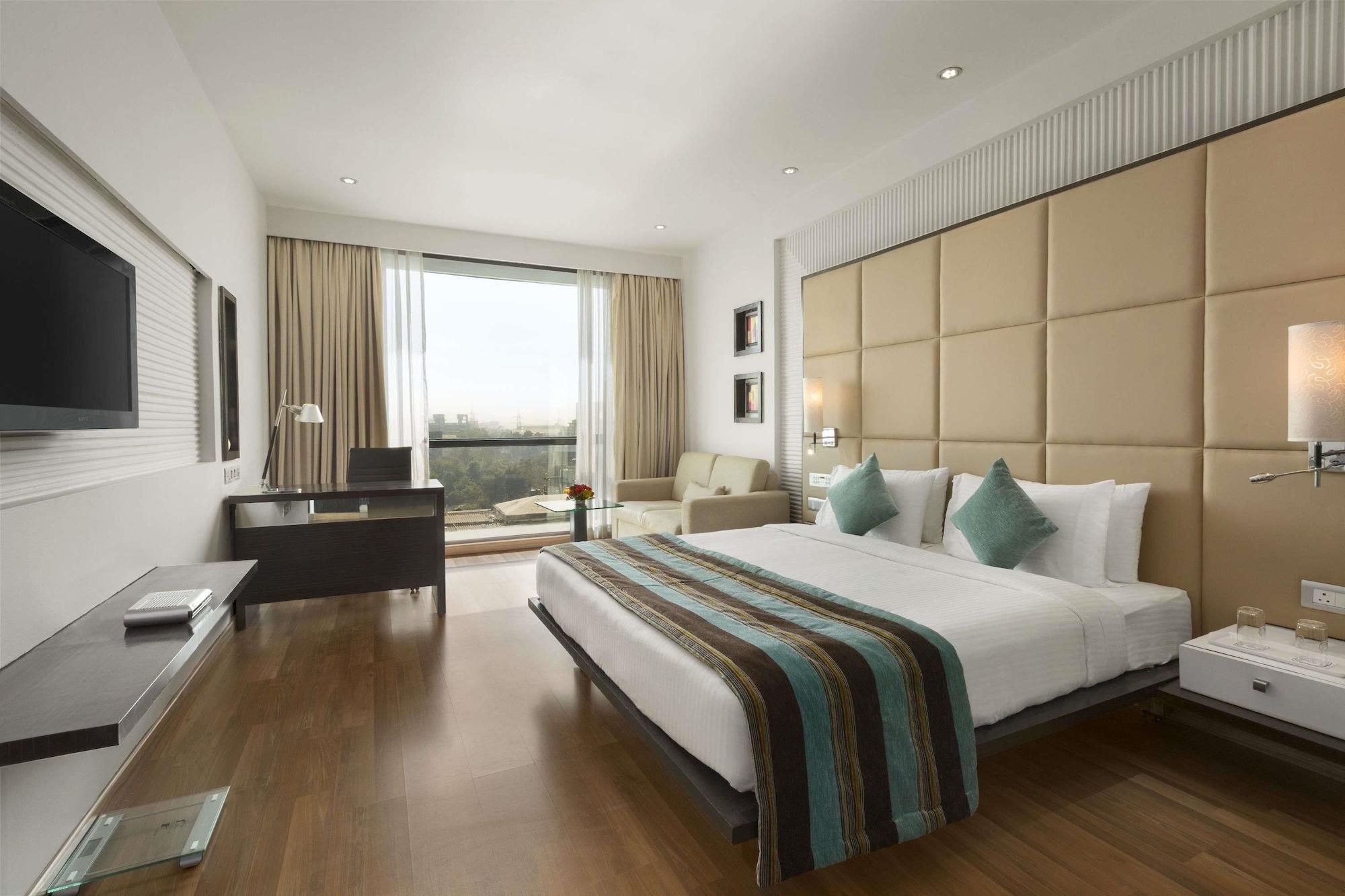 Hotel Ramada By Wyndham Nová Bombaj Exteriér fotografie