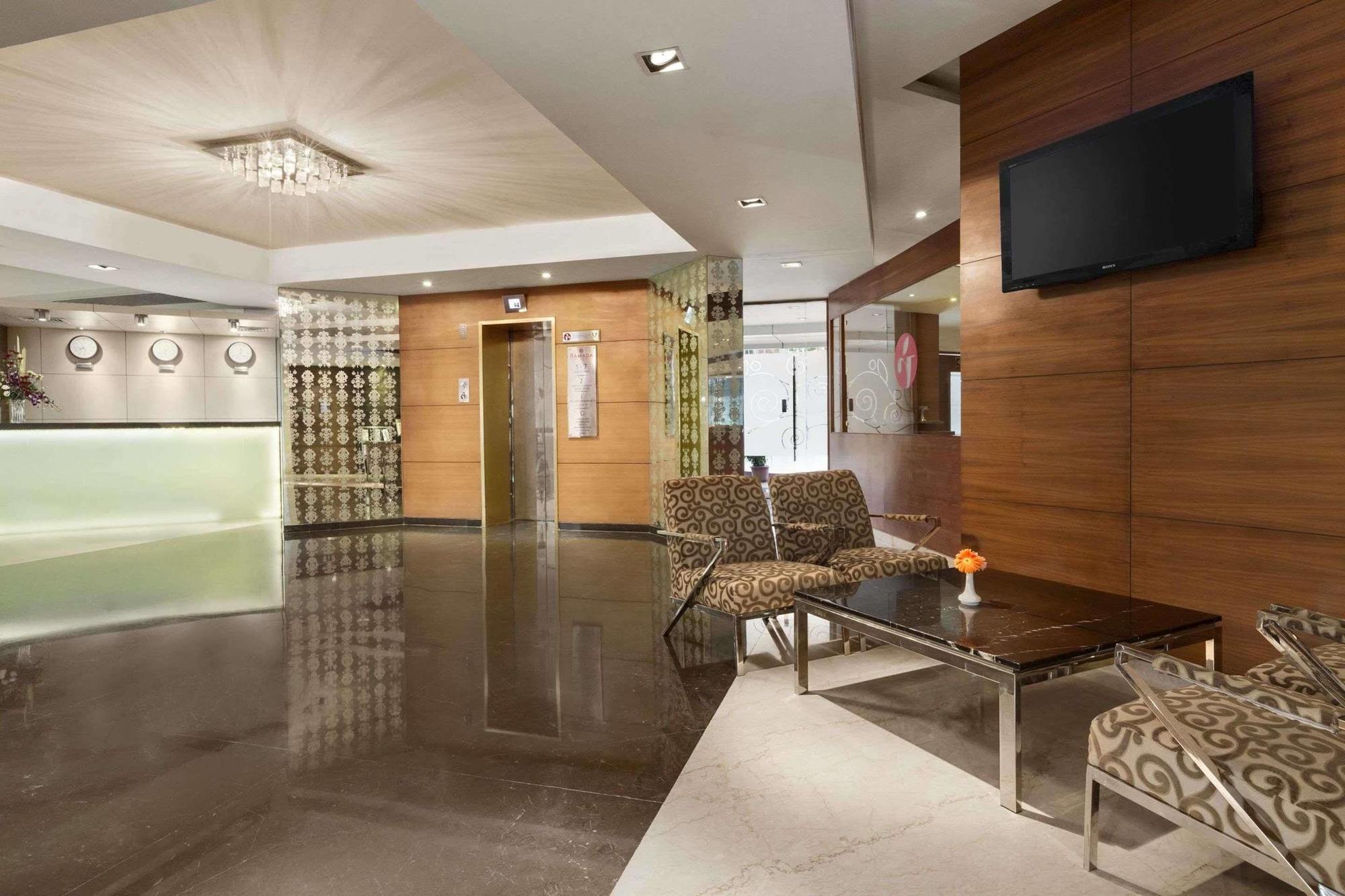 Hotel Ramada By Wyndham Nová Bombaj Exteriér fotografie