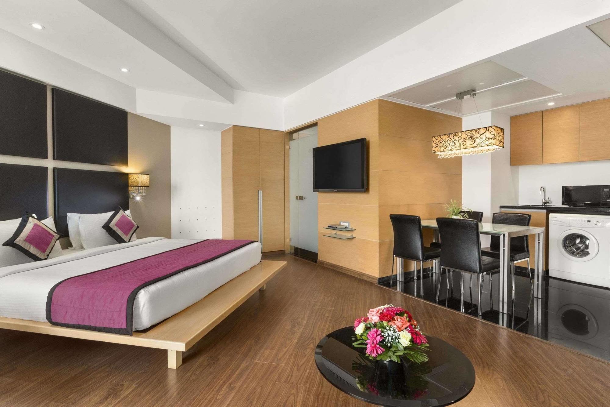 Hotel Ramada By Wyndham Nová Bombaj Exteriér fotografie