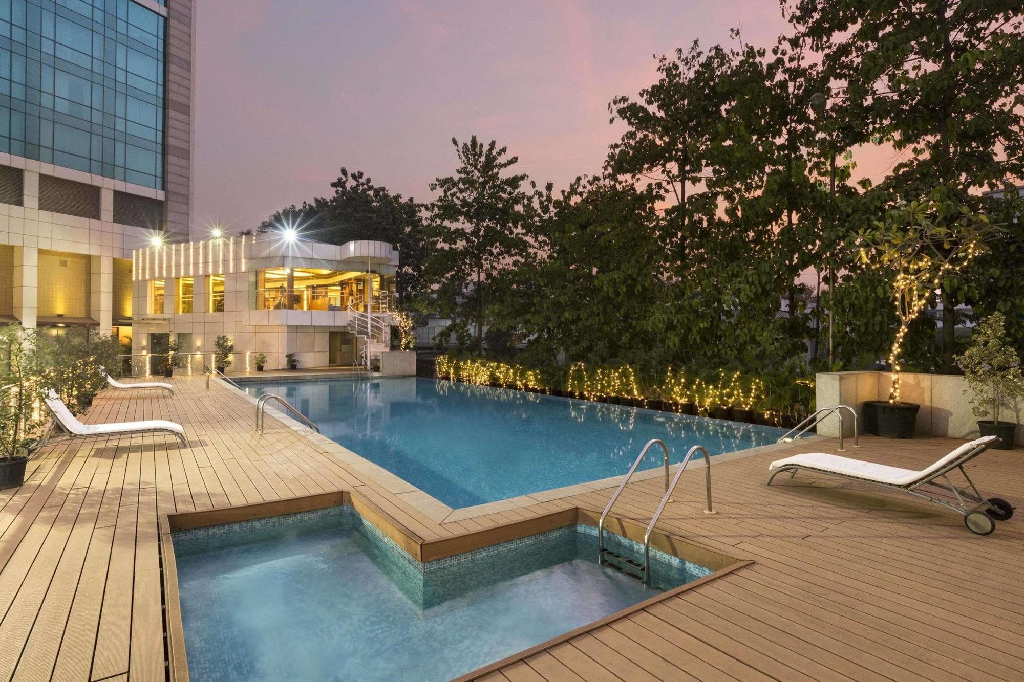 Hotel Ramada By Wyndham Nová Bombaj Exteriér fotografie